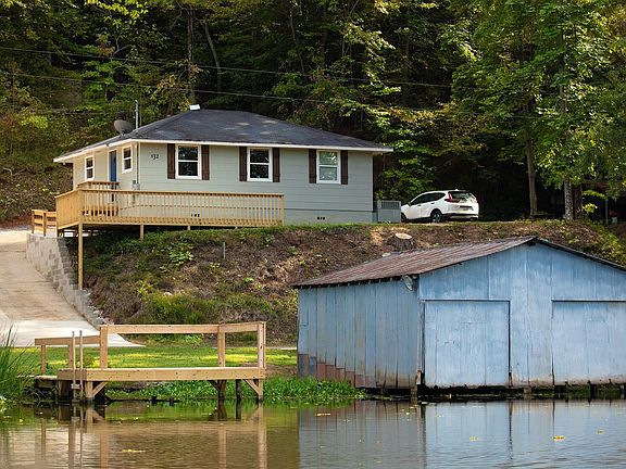 2nd image of 132 Shoreline Rd