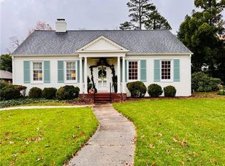 700 Hillcrest Dr, High Point, NC 27262