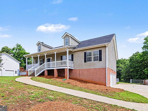 3rd image of 227 Starlyn Dr
