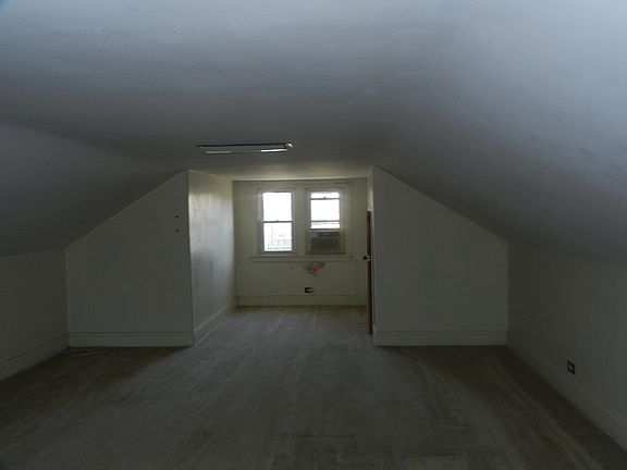 4th image of 4053 Pratt Ave