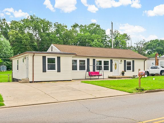3rd image of 417 Highland Cir