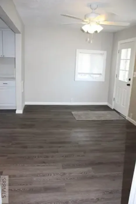 1078 Blaine Ave — Photo 3