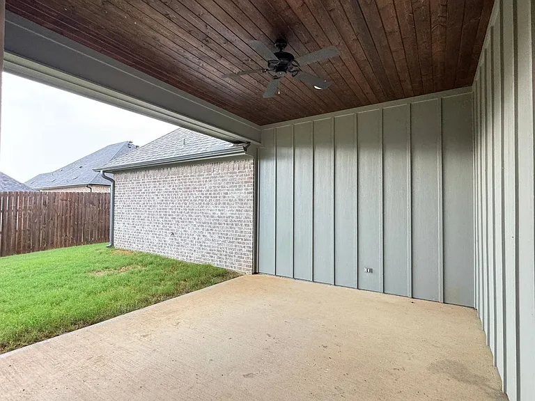 7035 Hillside Ave — Photo 32