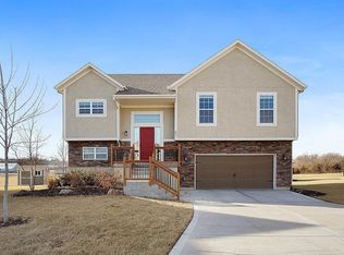 854 N Juniper Ct, Gardner, KS 66030