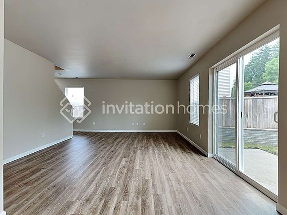 4th image of 32808 42nd Ave S