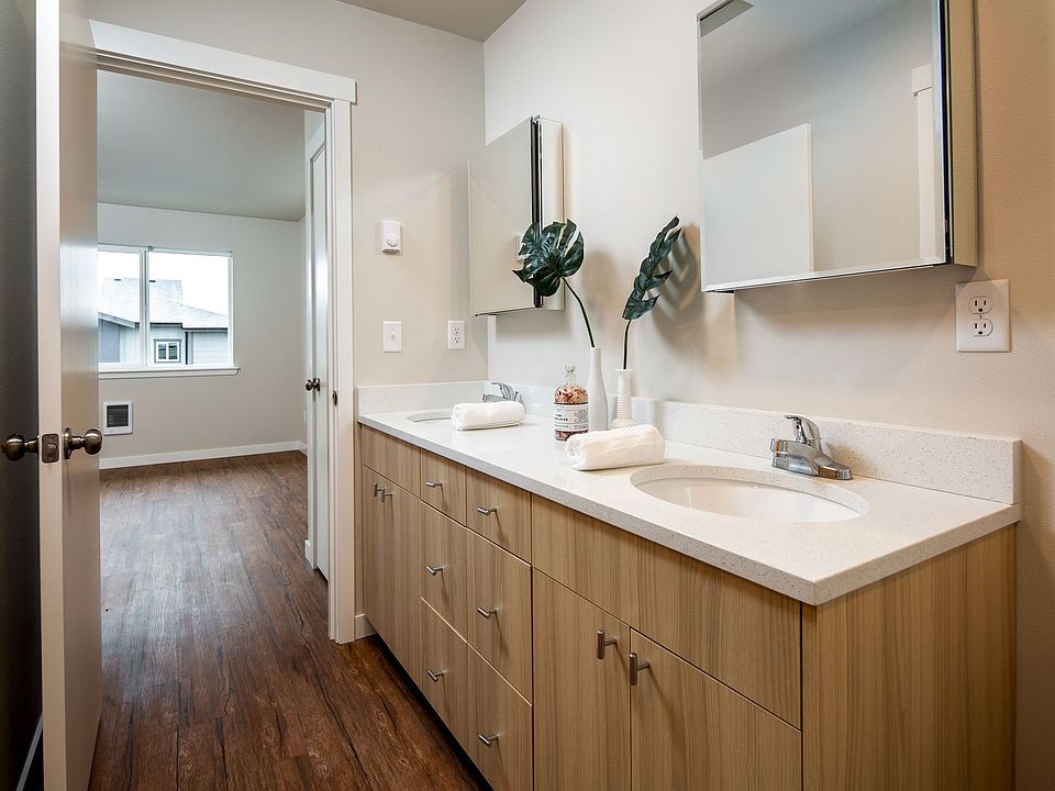 1st image of 4124 Prince Ct #101