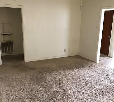 4th image of 103 W Park Row Dr