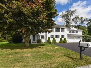 9 Chesebro Ln, Stonington, CT 06378
