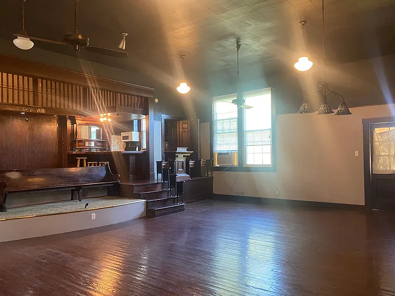 17302 James St — Photo 14