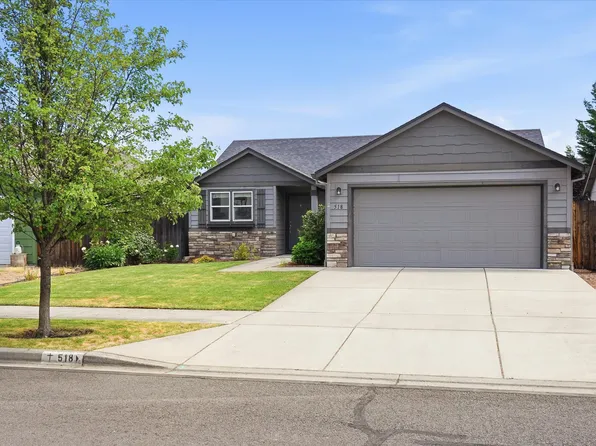 518 Woodlark Dr, Medford, OR 97501
