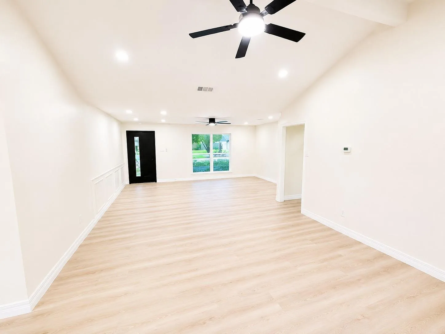 3 bed, 2.0 bath, 1511 sqft, $2,000 — Photo 3