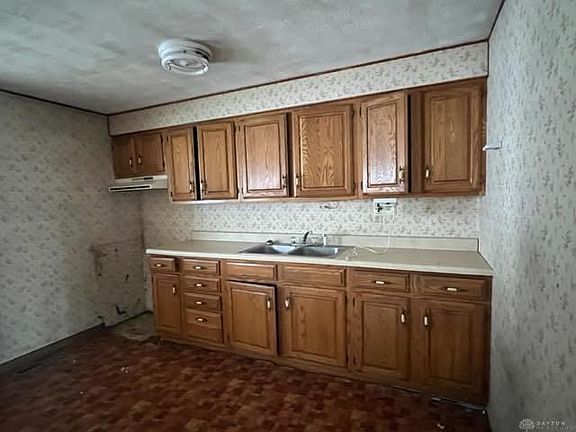 4th image of 400 Savoy Ave