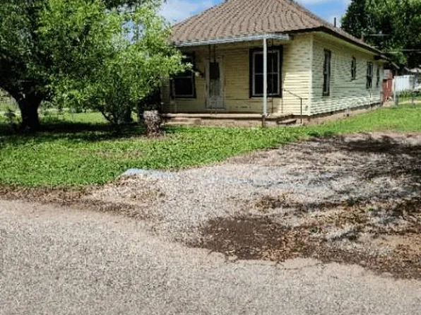 302 S Oak St, Crescent, OK 73028