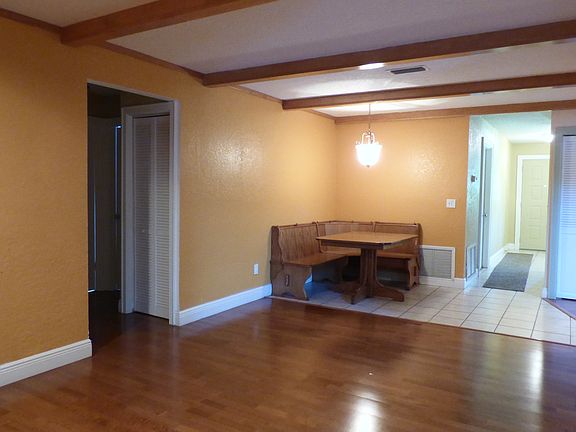2nd image of 714 E Lacy Cir