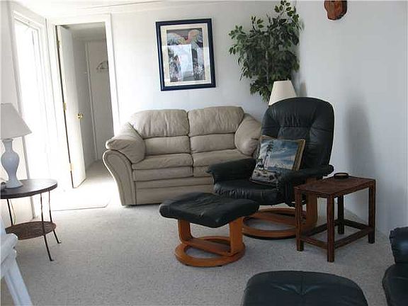 2nd image of 614 Nettles Blvd