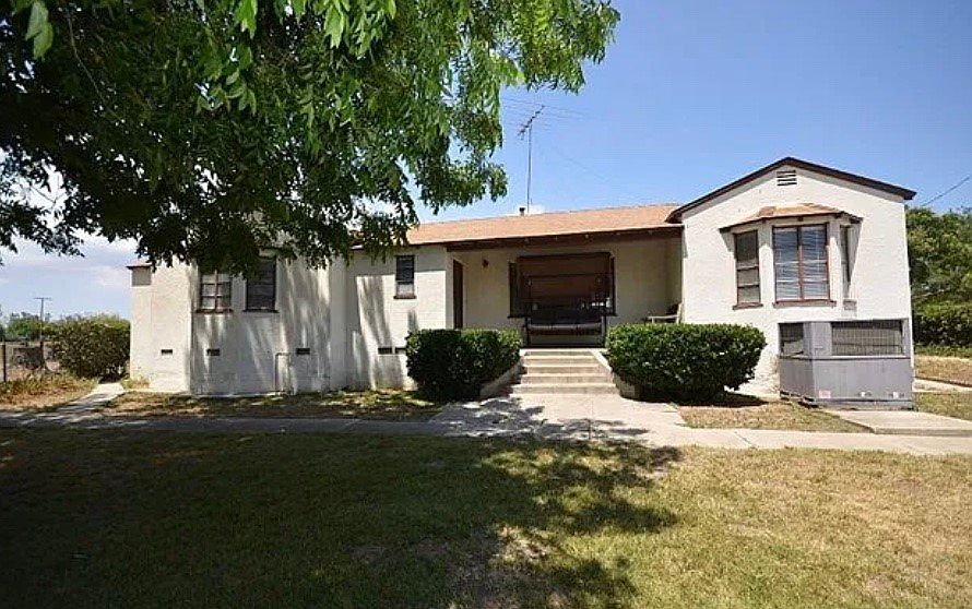 1st image of 21940 Palomar St