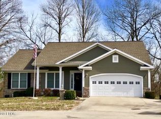 701 Briarwood Ln, Pinckneyville, IL 62274