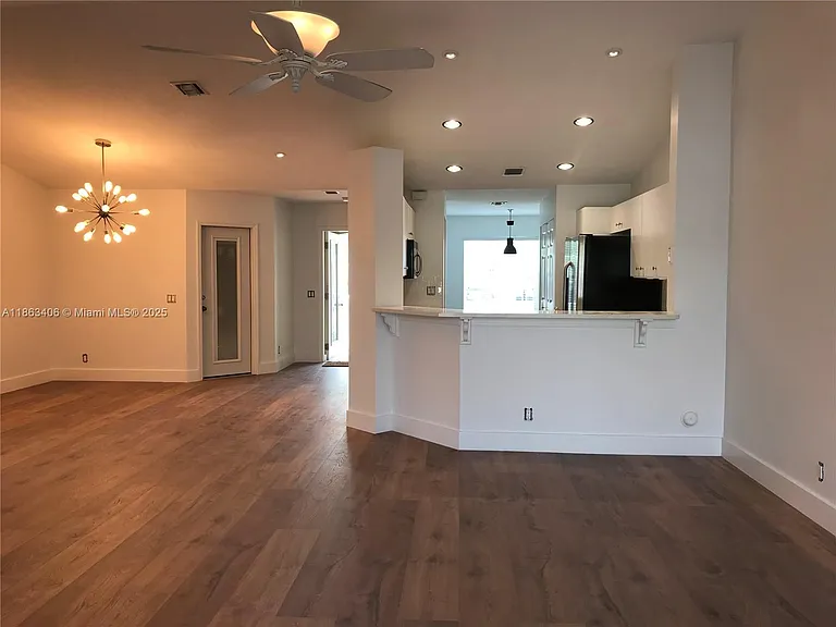 4265 Pine Ridge Ct — Photo 4