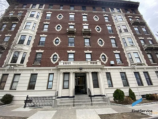 Rented by FirstService Realty (legacy) | media 11