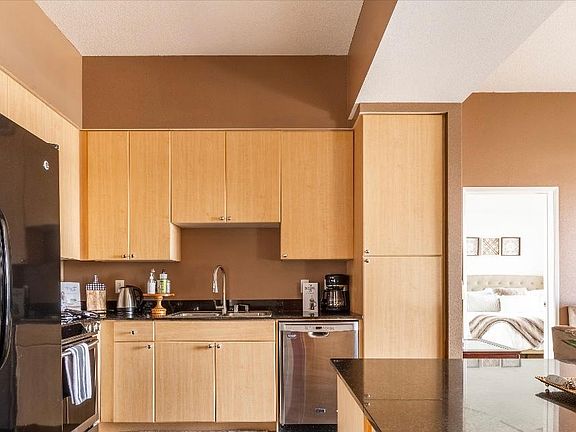 5th image of 388 E Ocean Blvd Unit 808