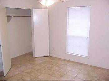 4th image of 906 Kalanchoe Ct APT B