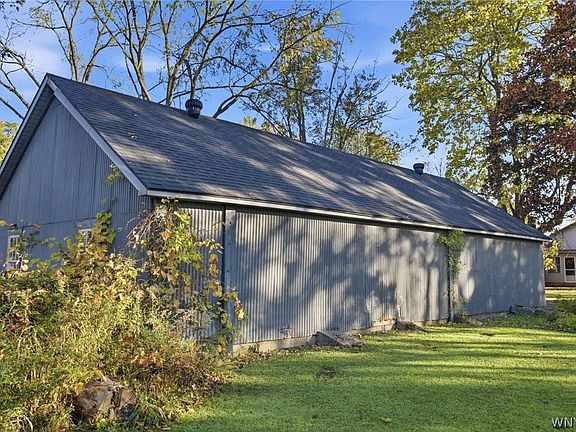 5th image of 6240 Albion Rd