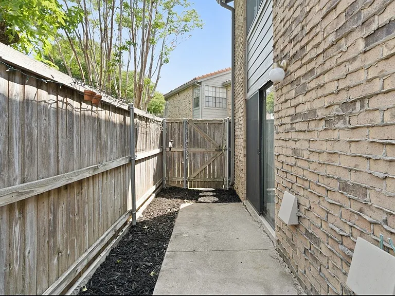 14800 Enterprise Dr #22-B — Photo 5