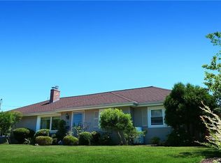 90 Honeysuckle Rd, Warwick, RI 02888