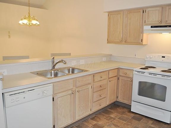 4th image of 122 Canterbrick Dr