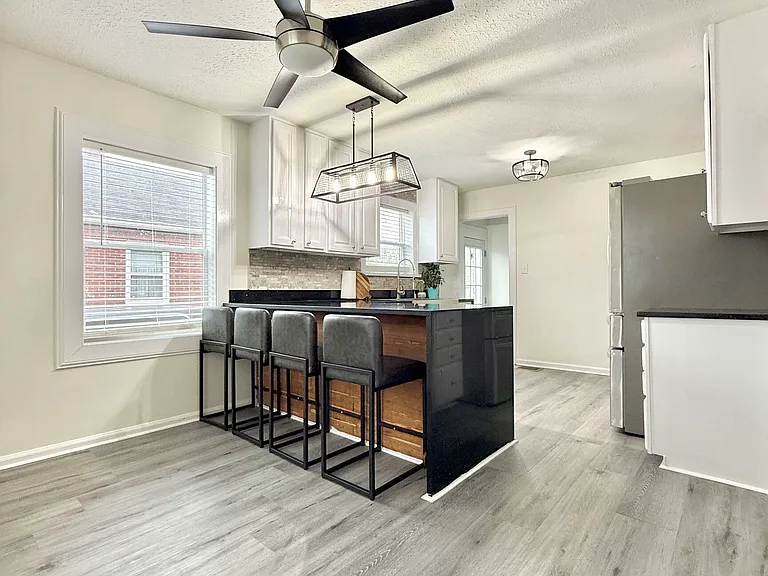 3310 N Keystone Ave — Photo 7