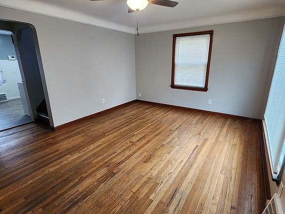 5th image of 10806 Wadsworth Ave