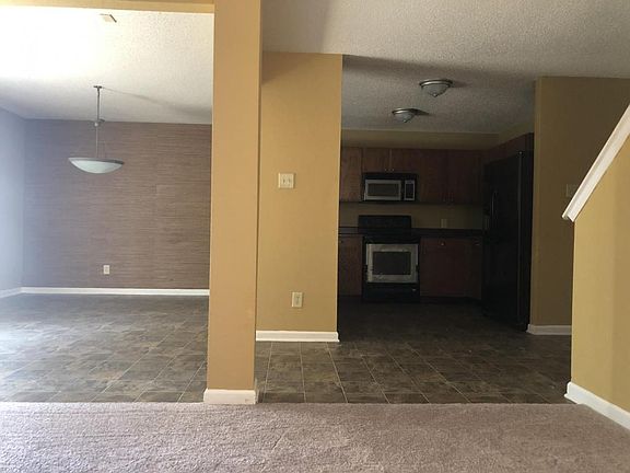 3rd image of 12401 Stowe Acres Dr