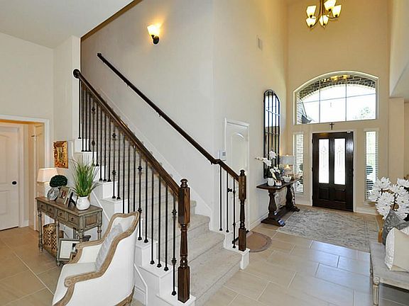 3rd image of 110 N Greatwood Glen Pl