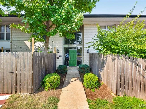 10401 Briarbend Dr APT 9, Saint Louis, MO 63146