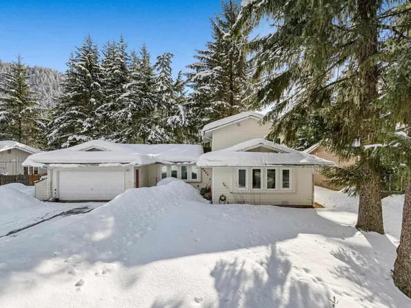 8608 Marilyn Ave, Juneau, AK 99801