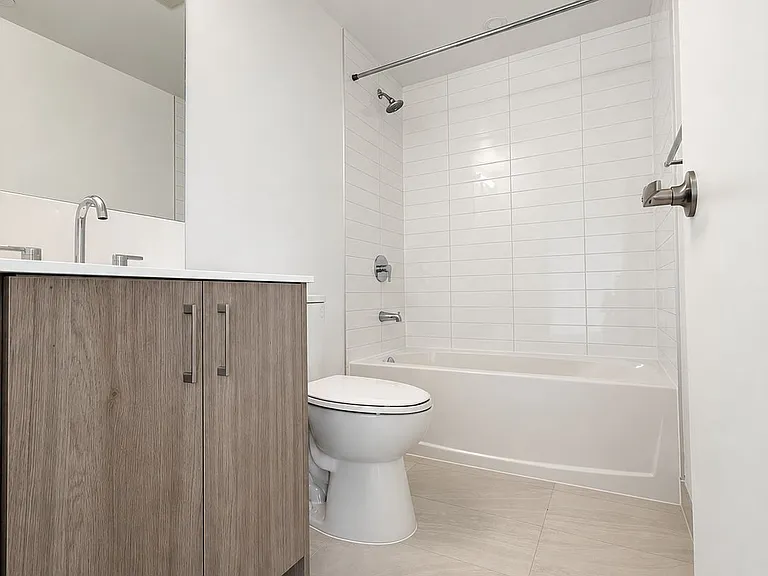 4010 Eglinton Ave W #921 — Photo 17