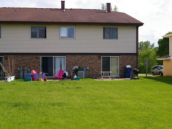 3rd image of 315 Creekside Dr APT A