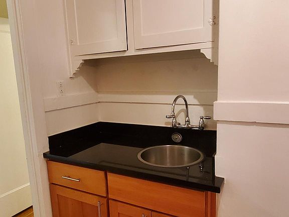 3rd image of 945 Hyde St APT 21