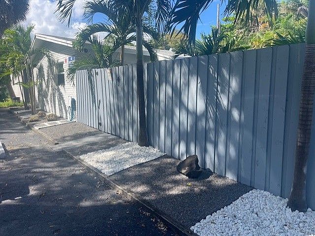 1st image of 265 NW 32nd St