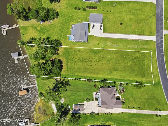 2nd image of 434 Southern Plantation Drive S