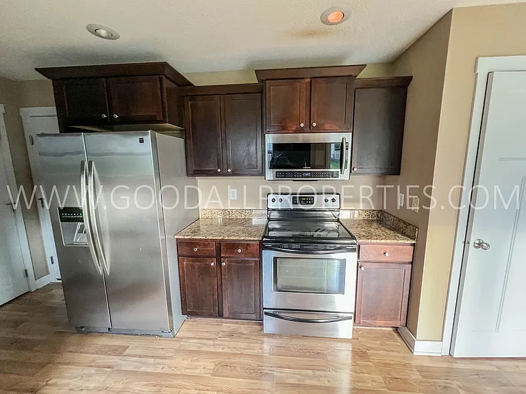 1903 SE Clover Ridge Dr — Photo 5