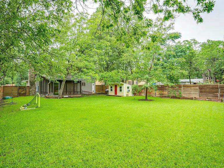406 Arbor Ln — Photo 30