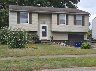 1257 Shadowlawn Dr, Ravenna, OH 44266