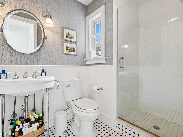 15 Ludlow Grn — Photo 35