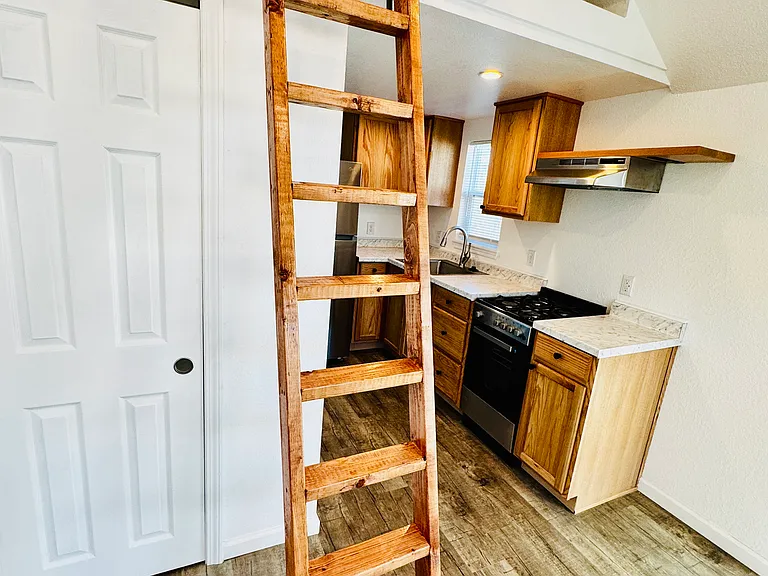340 Academy St — Photo 3
