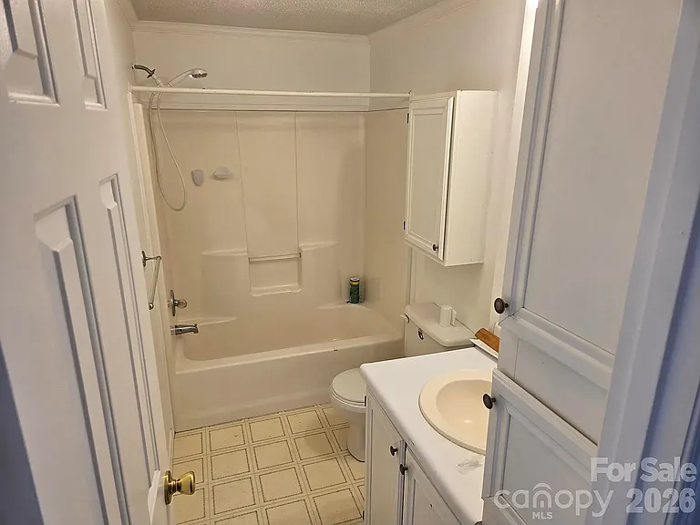 1718 Measmer St — Photo 4