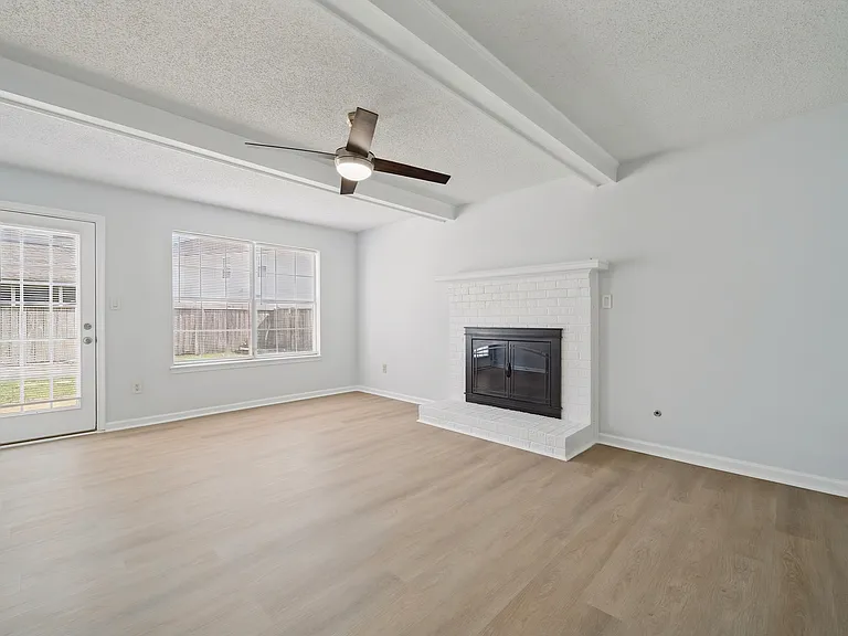 1578 Winthrope Dr — Photo 9