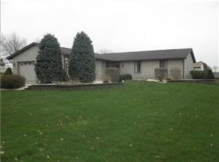 110 Hilltop Dr, Butler, PA 16001
