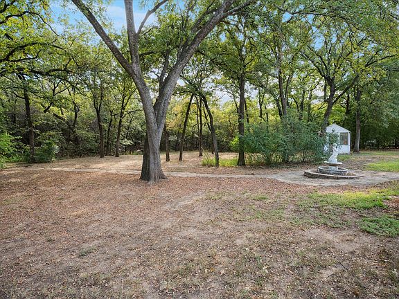 5th image of 813 Shady Ln