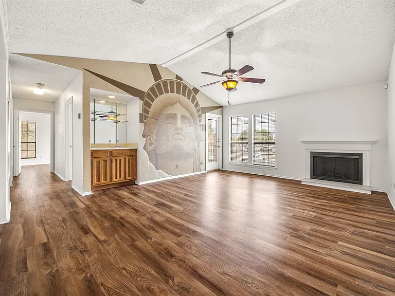 1202 Thorpe Ln #612 — Photo 4